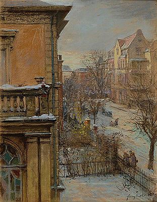 Wismar, in warmes Sonnenlicht gehüllte winterliche Stadtstraße mit zahlreichen Passanten