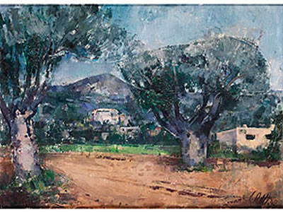 ÖLBÄUME UND DER BERG ST. CATALINA AN DER COSTA BRAVA