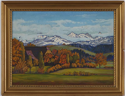 Paysage d'automne sur fond de sommets enneigés