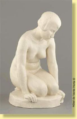 Jeune fille nue se mirant