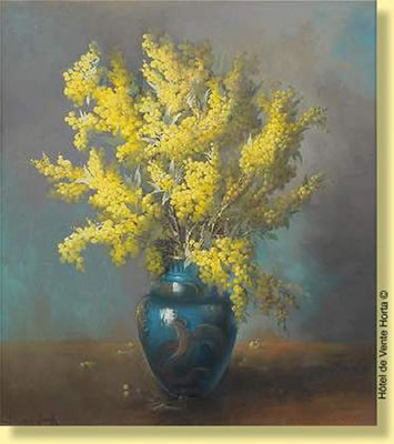 Vase fleuri de mimosas