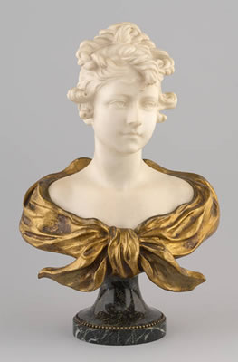 Buste de jeune femme