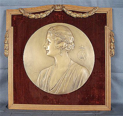 Profil de la Reine Astrid de Belgique