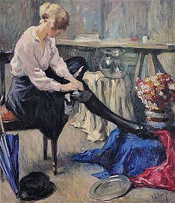 Femme assise dans un intérieur