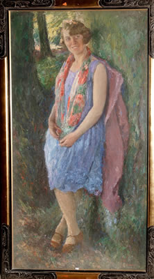 "Femme adossée à un arbre"
