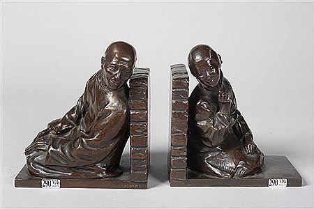 "Chinois agenouillé" ou d'une "Chinoise agenouillée".