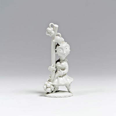 Mädchen mit Baum