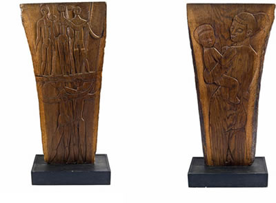 Astronauten, Mutter mit Kind (beidseitig bearbeitetes Holzrelief) Vorderseite: Astronauten, 1951; Rückseite: Motiv einer Mutter mit Kind, 1936 Eichenholz