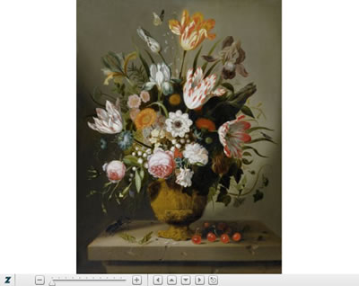 Blumenstilleben in einer Terracotta-Vase auf einem Sockel