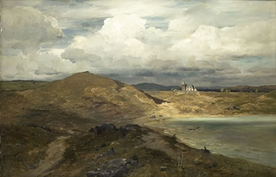 EIFELLANDSCHAFT MIT WEINFELDER MAAR UND KAPELLE