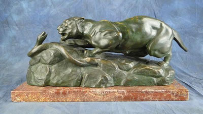 Panthère avec serpent