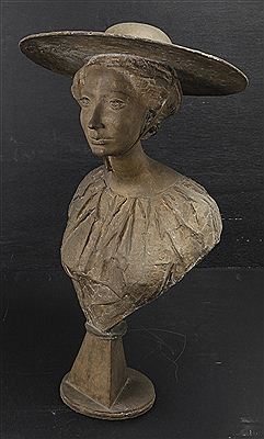 Signora con grande cappello