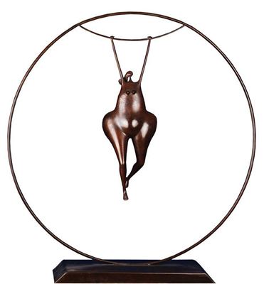 Mujer colgando en un aro by Abigail Varela - Auction record, sale price, and art valuation. Compare with similar artists and explore comparable artworks.
