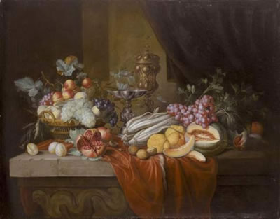 Nature morte de fruits, légumes et pièces d'orfèvrerie sur un entablement de pierre