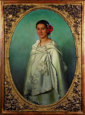 Jeune femme au châle blanc