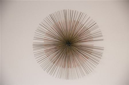 Spray wall sculpture