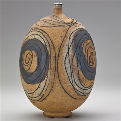 Bottle-shaped vessel