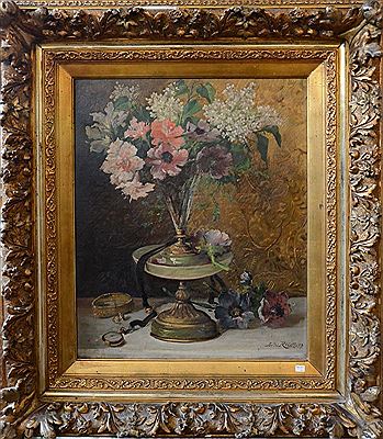 Bouquet de fleurs sur un entablement