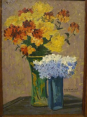 Deux bouquets de fleurs.
