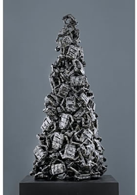 HUNDRED MEN ACROBAT (WORKING TOGETHER)