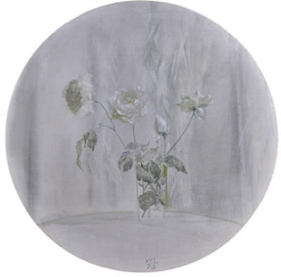 Tondo: White Roses
