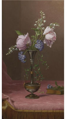VICTORIAN VASE WITH FLOWERS OF DEVOTION