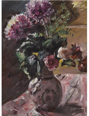 Chrysanthemen und rosen im krug