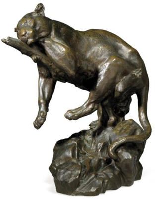 "Lionne dormant"