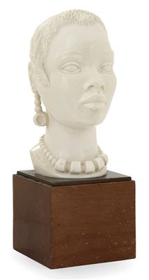Tête de femme africaine by Roger Nivelt - Auction record, sale price, and art valuation. Compare with similar artists and explore comparable artworks.