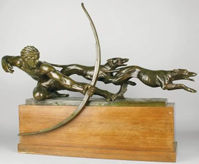 CHASSEUR Â L'ARC ET SES CHIENS, 1931