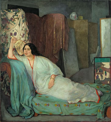 FRAU AUF DEM DIVAN