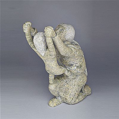 E7-1081, CAPE DORSET MOTHER PLAYING WITH CHILD