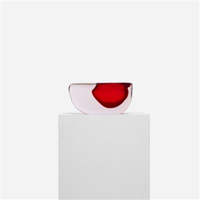 Momento vase by Antonio Da Ros - Auction record, sale price, and art valuation. Compare with similar artists and explore comparable artworks.