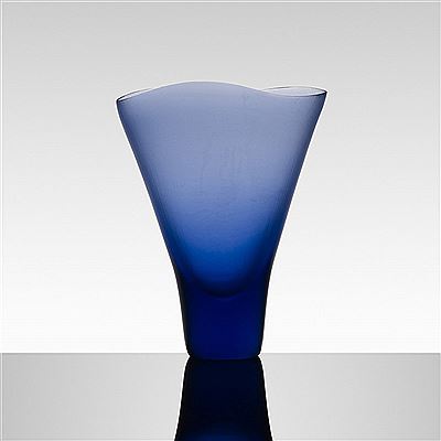 Monumental Battuto vase by Tobia Scarpa - Auction record, sale price, and art valuation. Compare with similar artists and explore comparable artworks.