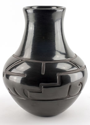 Santa Clara Pueblo-Black vase