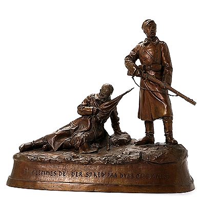 Large patinated bronze sculpture depicting two Danish soldiers in field-related equipment from 1864