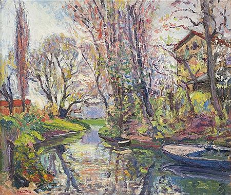 Barques amarrées sur le cours d’eau