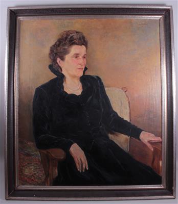 "Damenportrait" by Rudolf Stoitzner - Auction record, sale price, and art valuation. Compare with similar artists and explore comparable artworks.