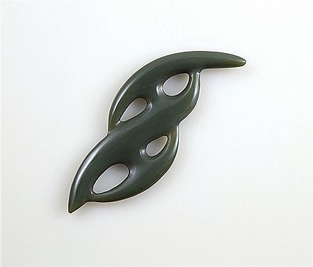 Greenstone carving by Theo Schoon - Auction record, sale price, and art valuation. Compare with similar artists and explore comparable artworks.