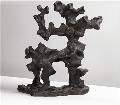 ‘Sitzende Figur’, 1959 by Andreas Urteil - Auction record, sale price, and art valuation. Compare with similar artists and explore comparable artworks.