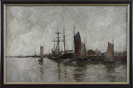 Alter Fischereihafen mit Fischerkähnen am Kai