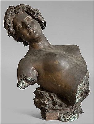 Busto di giovane donna