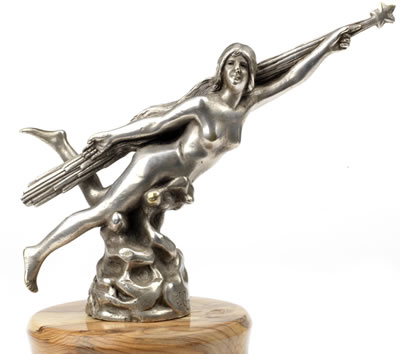 A RARE AND EARLY 'L'ETOILE FILANTE' (SHOOTING STAR) MASCOT