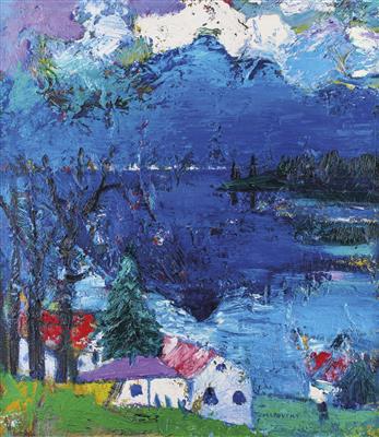 Seelandschaft mit Häusern und schneebedecktem Gebirgsmassiv