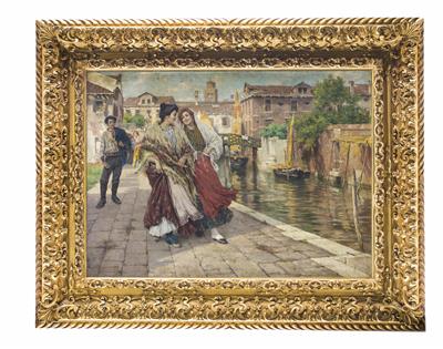 Zwei schöne Venezianerinnen flanieren an einem Kanal