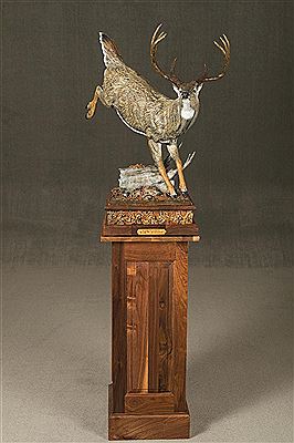 Hightailin' It by Sam Anton Terakedis - Auction record, sale price, and art valuation. Compare with similar artists and explore comparable artworks.
