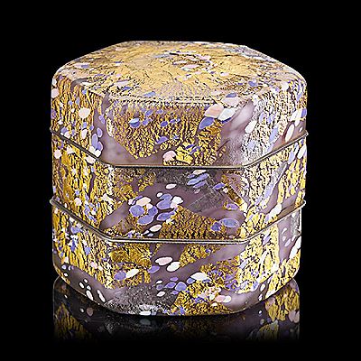 Rare and large triple-layer Ornamented box, "Genji-tale," Japan, 1995