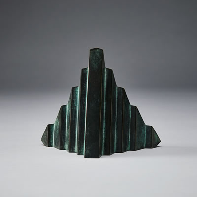 Skulptur. by Carl Magnus - Auction record, sale price, and art valuation. Compare with similar artists and explore comparable artworks.